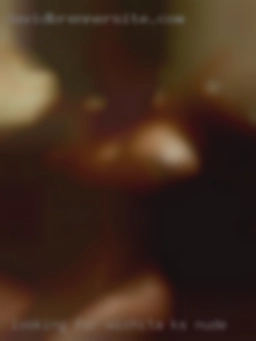 Looking for  a Bi or gay Wichita, KS nude male for fun.